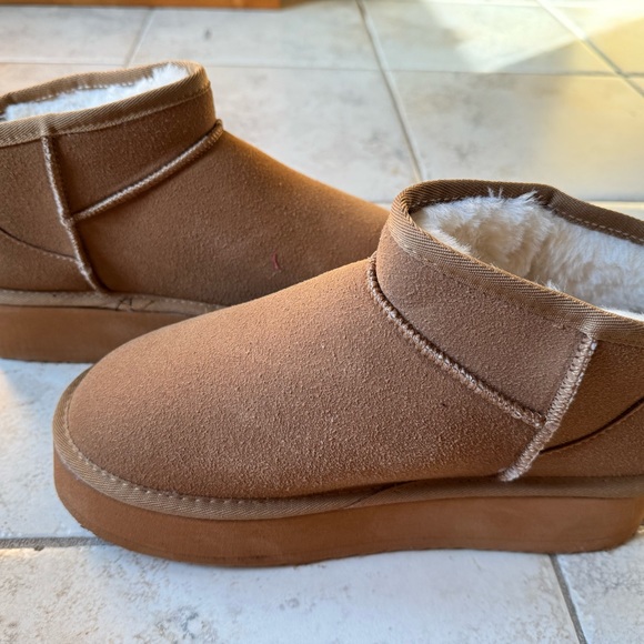 Mini Chestnut Booties - Picture 2 of 5